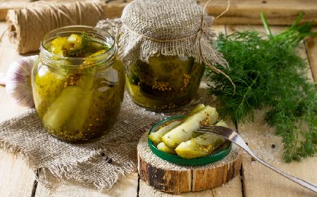 Ogórki KROKODYLKI z chili: przetwory z ogórków na ostro