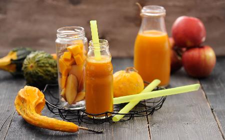 Jesienne smoothie: napój z dyni, jabłek i marchwi na zdrowie