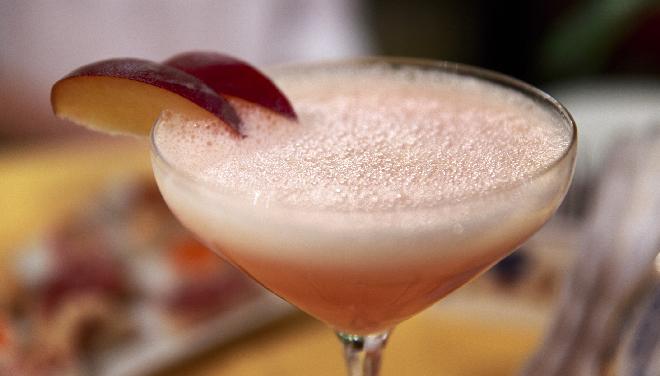 bellini-z-rabarbarem-prosty-przepis-na-wiosenny-drink
