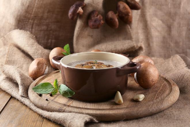 Zupa grzybowa z menu beszamel