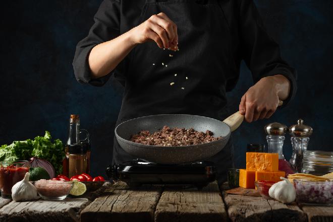 6 błędów podczas smażenia - czego unikać? Smaż jak szef kuchni!