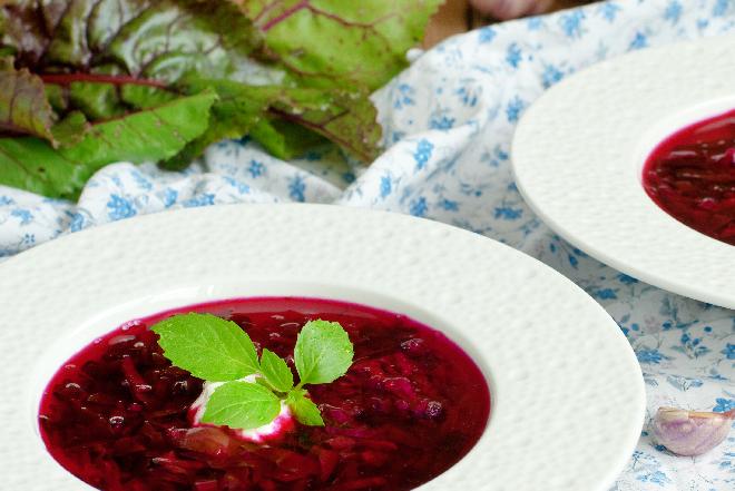 Barszcz ukraiński jarski: przepis na barszcz bez mięsa